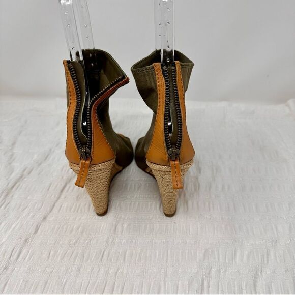 CH Carolina Herrera Olive Green Open-toed Bootie Wedges- Size 8.5 - Picture 7 of 14